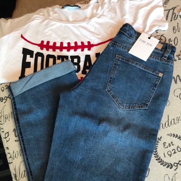 Clearance*** Last one!Football Mom Tee! Very soft! - Picture 7 of 8
